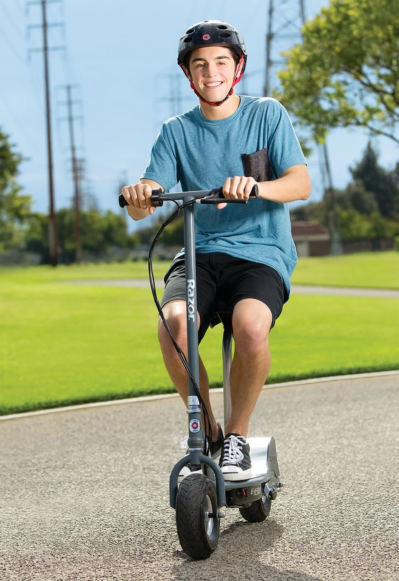 RAZOR E200S Seated Electric Scooter — 24V SLA, up to 19 km/h | Canada