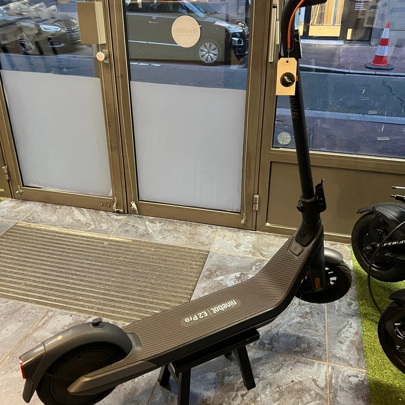 Trottinette Électrique Occasion F2 Pro Ninebot by Segway : Reconditionnée