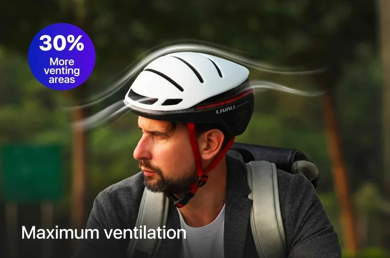 Casque ultra-connecté clignotant Livall EVO21 pour trottinette électrique