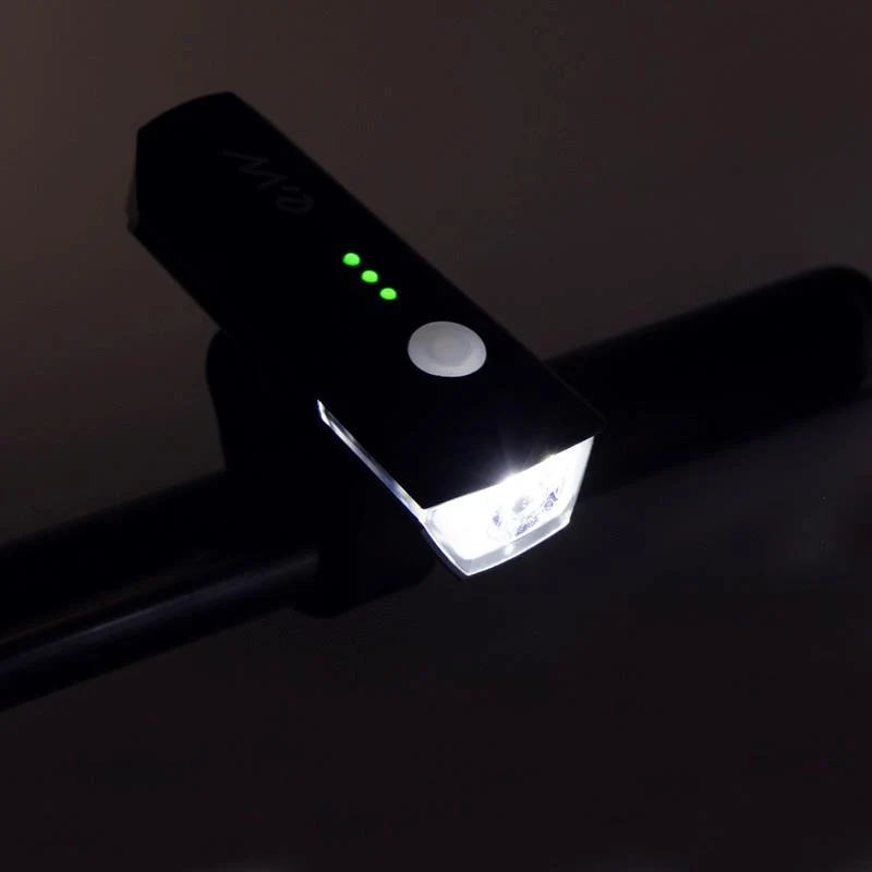 Phare LED rechargeable 300–2600 lm
