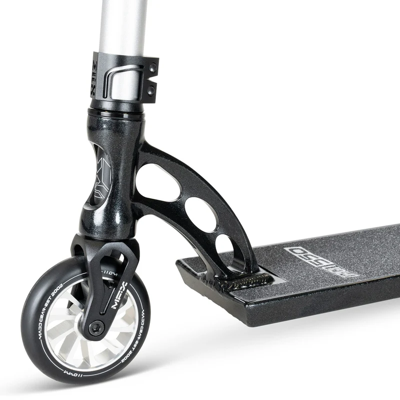 Madd Gear MGO 550 Stunt Scooter - Jet Black