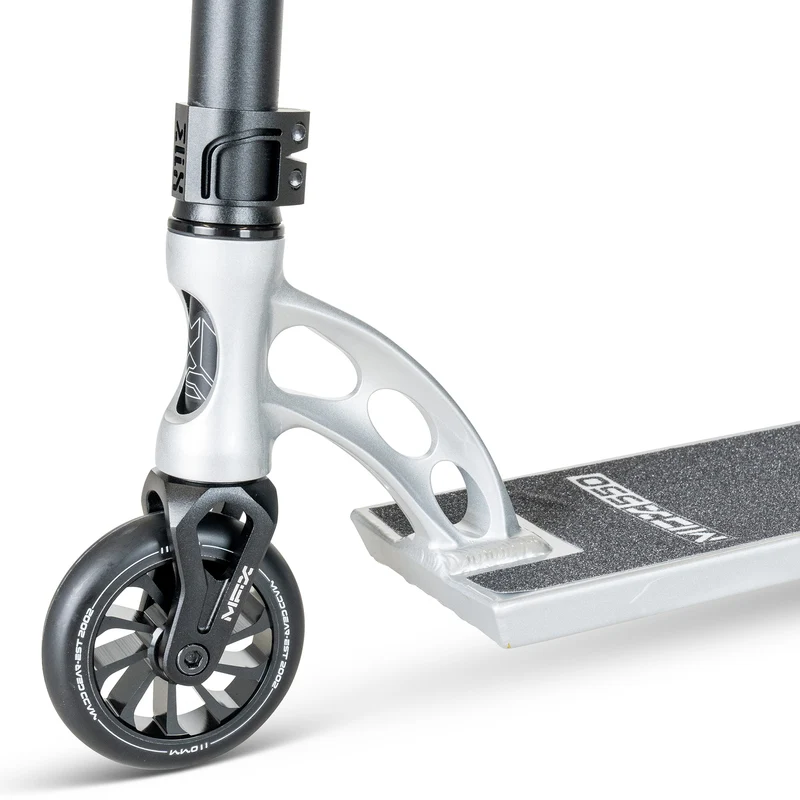 Madd Gear MGO 550 Stunt Scooter - Silver Dust